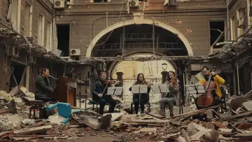Zasłona do filmu "Slava: Shooting with Music" #1919629