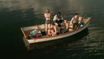 Zasłona do filmu "Pod powierzchnią" #447611