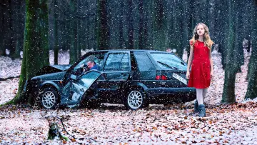 Zasłona do filmu "Kobieta w klatce" #991728