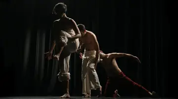 Zasłona do filmu "Από Θαύμα" #1194043