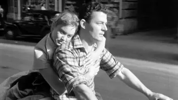Zasłona do filmu "Gli innamorati" #1920877
