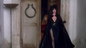 Zasłona do filmu "Elvira: Nawiedzone wzrgórza" #475214