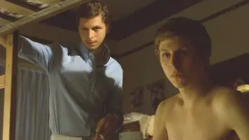 Zasłona do filmu "Grzeczny i grzeszny" #298675