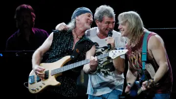 Zasłona do filmu "Deep Purple - They All Came Down To Montreux" #1526514