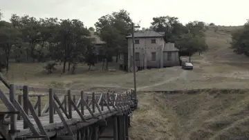 Zasłona do filmu "Wygnanie" #458077