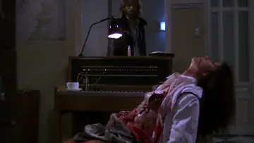 Zasłona do filmu "Non si deve profanare il sonno dei morti" #419398