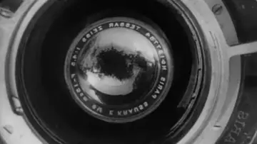 Zasłona do filmu "Człowiek z kamerą filmową" #1634264