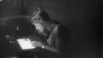 Zasłona do filmu "Człowiek z kamerą filmową" #1634269