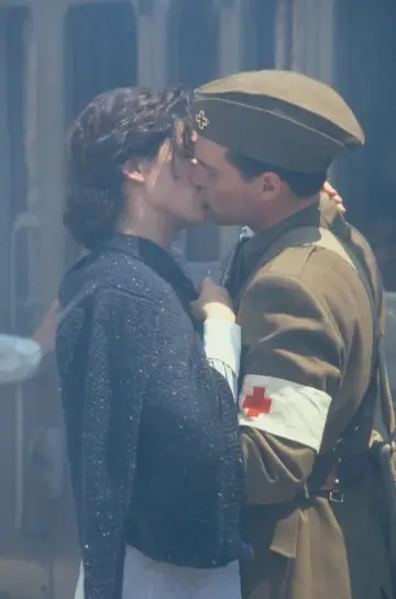 Plakat do filmu "Milosc i wojna" #1651533