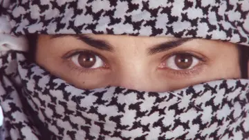 Zasłona do filmu "يد إلهية‎D" #1200386