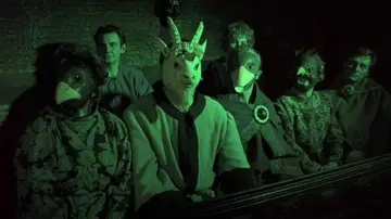 Zasłona do filmu "Klątwa karmazynowego ołtarza" #1108404