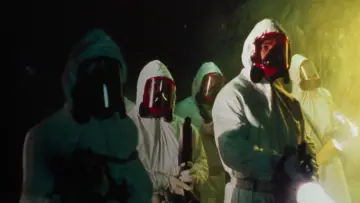 Zasłona do filmu "Szczelina" #1079472