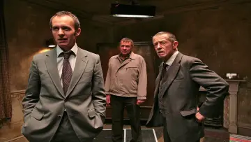 Zasłona do filmu "Kochanek w szafie" #1577112