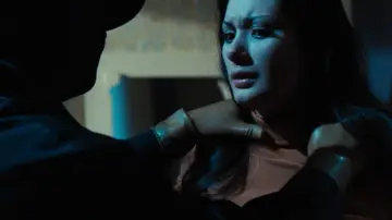 Zasłona do filmu "Skąd wzięły się te dziwne krople krwi na ciele Jennifer?" #489617