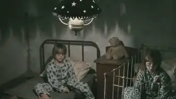 Zasłona do filmu "Przetrwanie żywych trupów" #388906