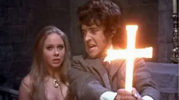 Zasłona do filmu "Skosztuj krwi Draculi" #403539