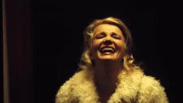 Zasłona do filmu "Kobieta pod presją" #754125