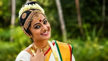 Zasłona do filmu "പുള്ളിപ്പുലികളും ആട്ടിൻകുട്ടിയും" #1601049
