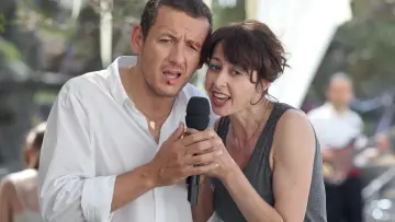 Zasłona do filmu "Uziemieni" #495615