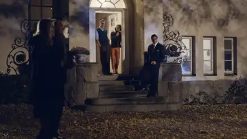 Zasłona do filmu "Zbrodnie namiętności: Róże, pocałunki i śmierć" #1146664