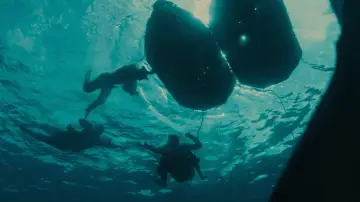 Zasłona do filmu "Niezłomny" #921447