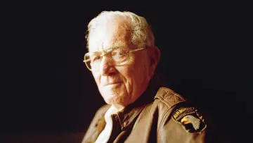 Zasłona do filmu "We Stand Alone Together: The Men of Easy Company" #506156