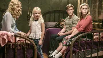 Zasłona do filmu "Kwiaty na poddaszu" #930453