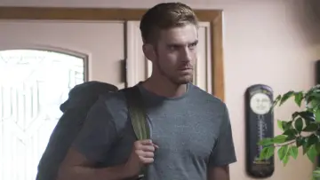 Zasłona do filmu "Gość" #273392