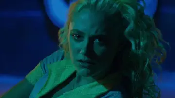 Zasłona do filmu "Gość" #851147