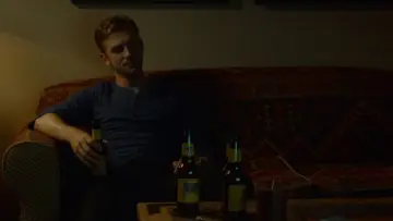 Zasłona do filmu "Gość" #851192