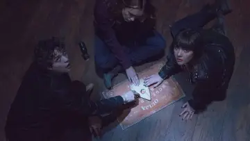 Zasłona do filmu "Diabelska Plansza Ouija" #317935