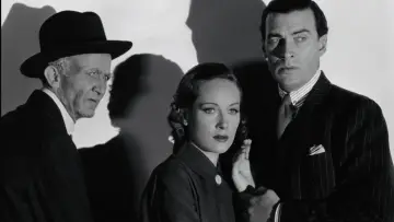 Zasłona do filmu "She