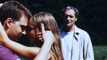 Zasłona do filmu "Der Kuss meiner Schwester" #897642