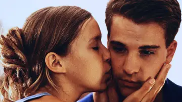 Zasłona do filmu "Der Kuss meiner Schwester" #897646