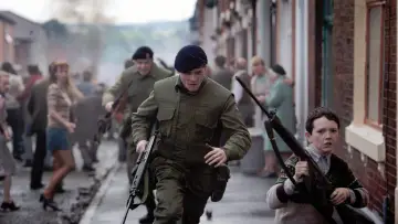 Zasłona do filmu "W potrzasku. Belfast 