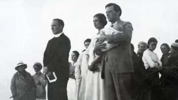 Zasłona do filmu "Defying the Nazis: The Sharps