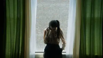 Zasłona do filmu "She