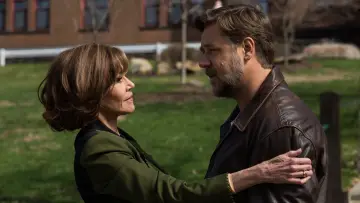 Zasłona do filmu "Ojcowie i córki" #905614