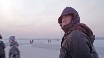 Zasłona do filmu "Czarny węgiel, kruchy lód" #392845
