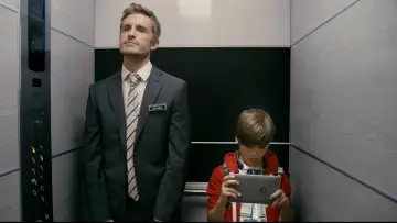 Zasłona do filmu "Wszystko Zostanie w Rodzinie 1/2" #994737
