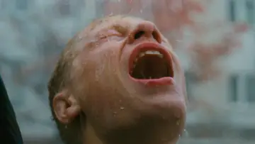Zasłona do filmu "Mama" #749876
