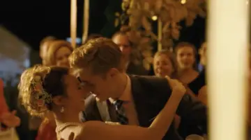 Zasłona do filmu "Mama" #812396