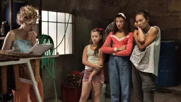 Zasłona do filmu "Cuda" #1077011