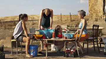 Zasłona do filmu "Cuda" #1077023