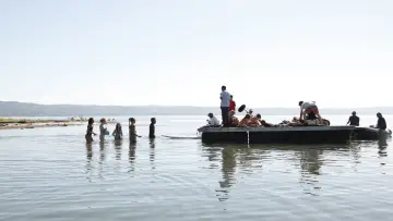 Zasłona do filmu "Cuda" #1077118