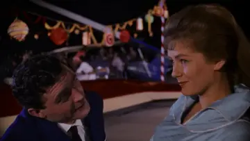 Zasłona do filmu "Љубав и мода" #1162401