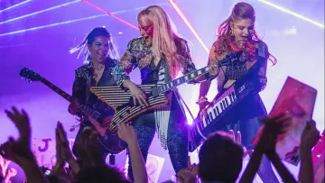 Zasłona do filmu "Jem i Hologramy" #420900