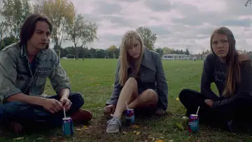 Zasłona do filmu "Coś za mną chodzi" #278695