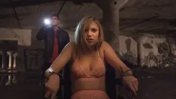 Zasłona do filmu "Coś za mną chodzi" #278711