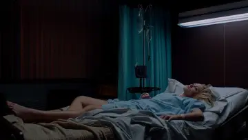 Zasłona do filmu "Coś za mną chodzi" #592681